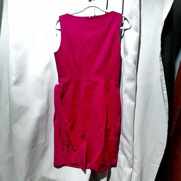 Tahari Red Twist Neck Sheath Dress Sleeveless Career Cocktail Size 12 - Picture 4 of 10